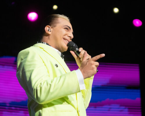 CRISTIAN CASTRO SE PRESENTÓ ANTE UN MOVISTAR ARENA SOLD OUT Y ANUNCIÓ: “ME MUDO A BUENOS AIRES”